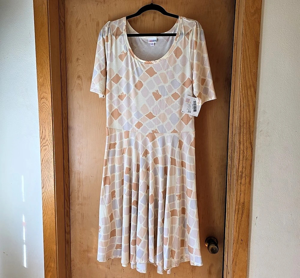 LuLaRoe Nicole Dress Geometric Midi Pink & White 2XL NWT